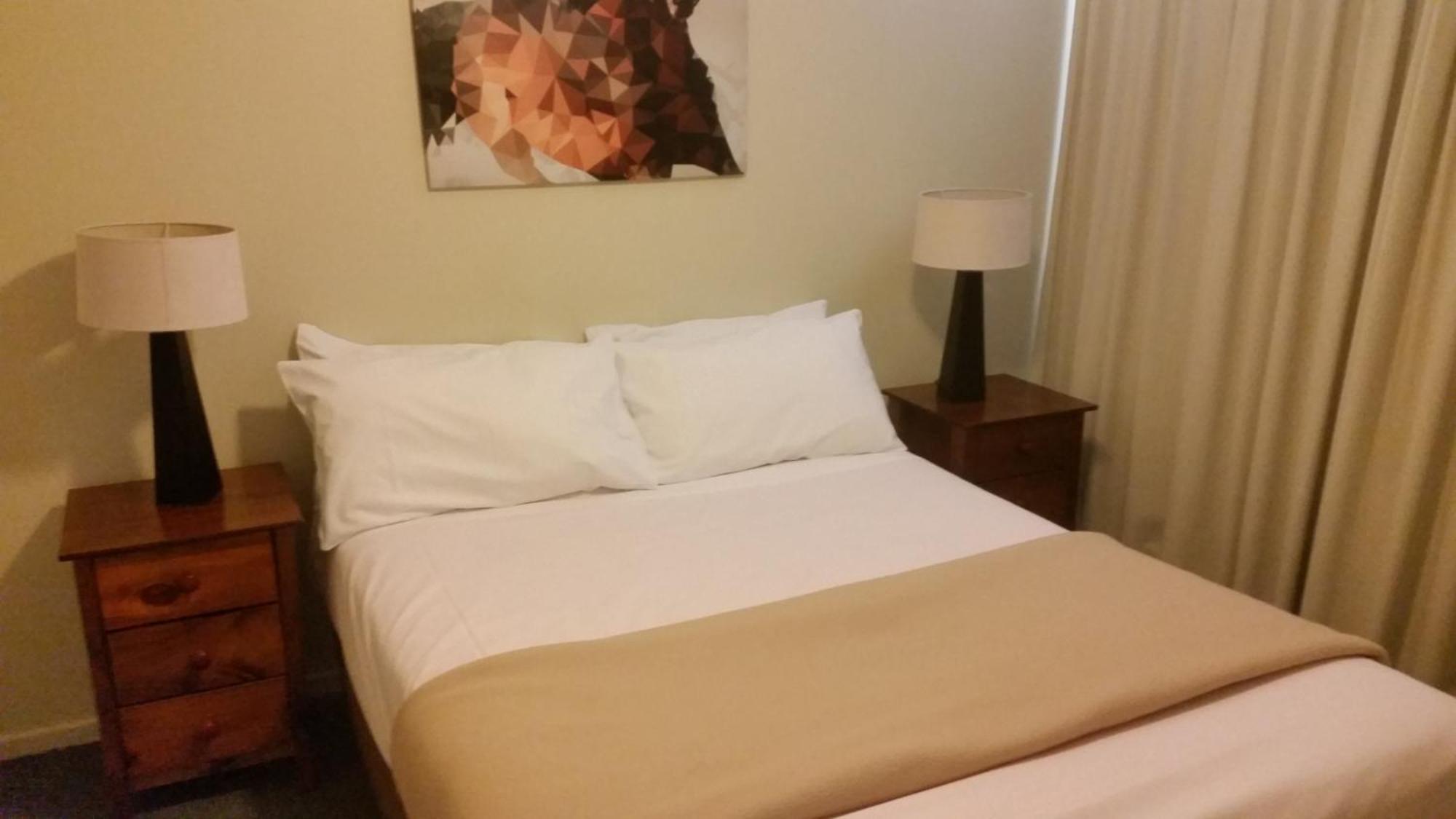 Clifford Park Motor Inn Тувумба Номер фото
