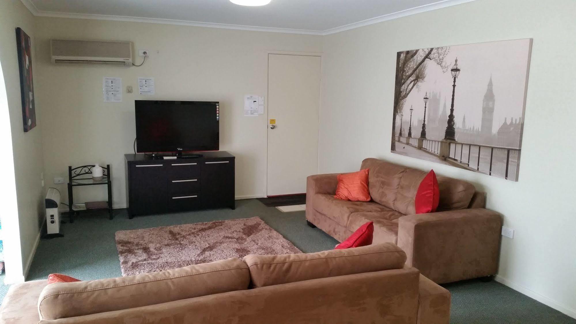 Clifford Park Motor Inn Тувумба Экстерьер фото
